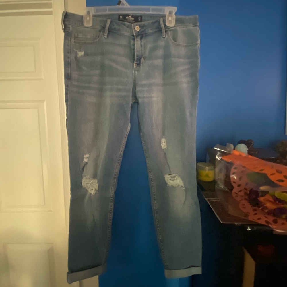 Brand new Hollister cropped jeans